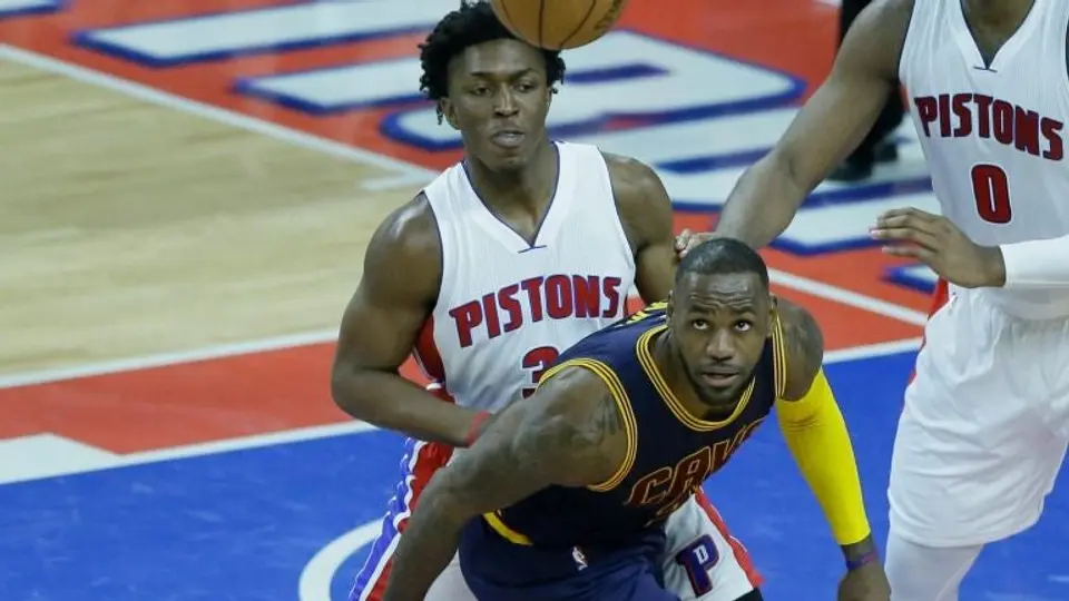 Cavs, a un partido de barrer la serie contra Detroit