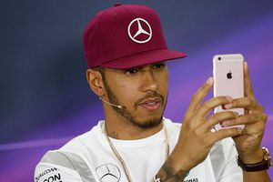Hamilton confía en su equipo para mejorar resultados en F1