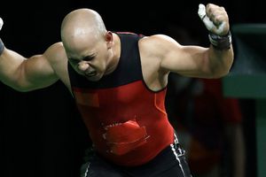 Bredni denuncia uniforme inservible