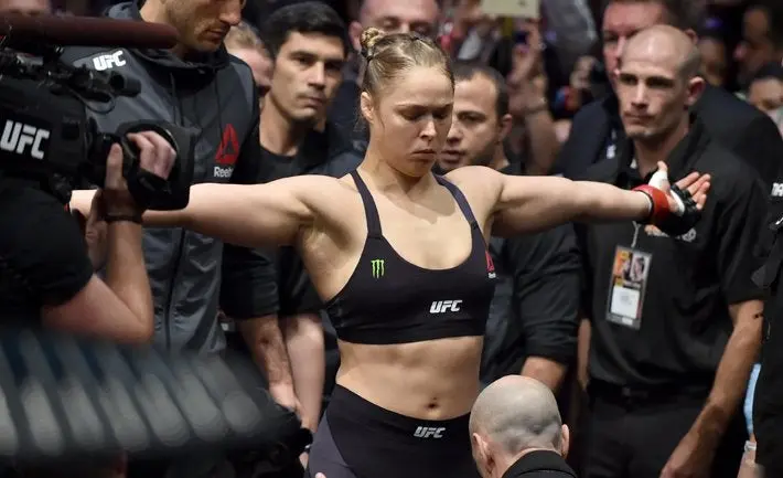 Ronda Rousey es captada entrenando lucha libre