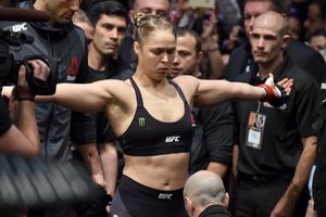 Ronda Rousey es captada entrenando lucha libre