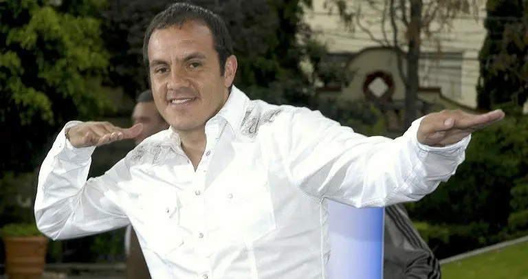 Cuauhtémoc Blanco 'cascarea' con alcaldes de Morelos