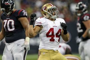 Shayne Skov queda fuera de los 49ers