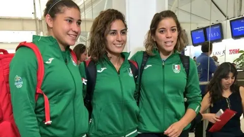 Paola Espinosa y equipo de clavados ya viajan a Río