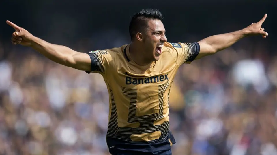 RÉCORD te regala una camiseta autografiada de Pumas
