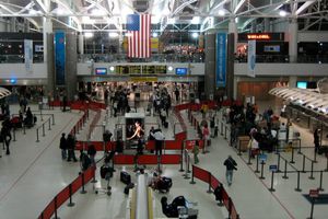 Reportan disparos en aeropuerto JFK de Nueva York