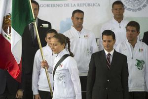 EPN abandera a delegaciones de Olímpicos y Paralímpicos