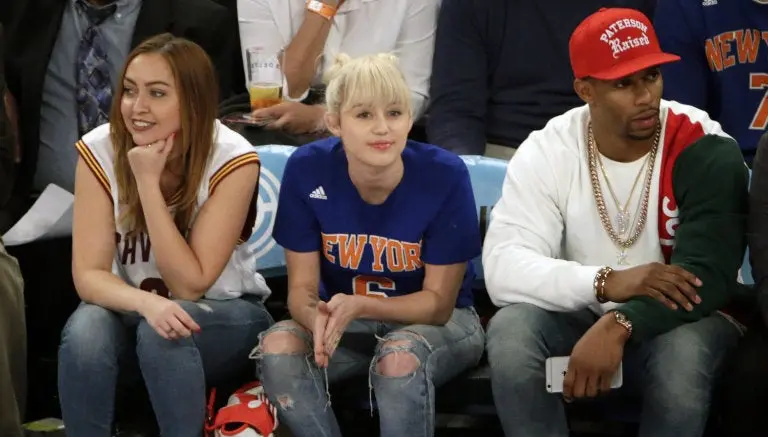 Miley Cyrus 'enloquece' con Porzingis en la duela
