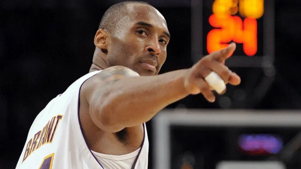 Kobe Bryant va por su 'jazz' de despedida