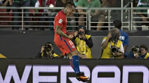 Eduardo Vargas, máximo goleador de Chile en Copas América