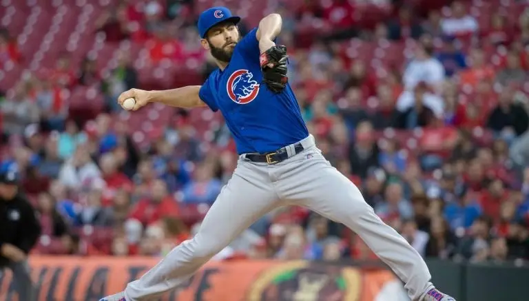 Arrieta lanza primer juego sin hit ni carrera de la temporada