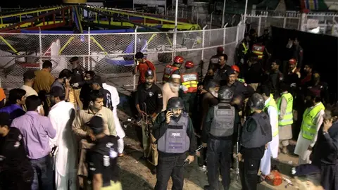 Explosión en Pakistán dejó al menos 60 muertos