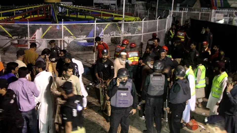 Explosión en Pakistán dejó al menos 60 muertos