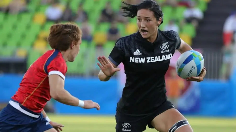 Jugadora neozelandesa de rugby rasuraba ovejas
