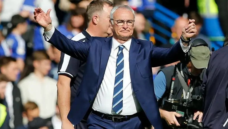 Ranieri felicita a vecinos durante su boda