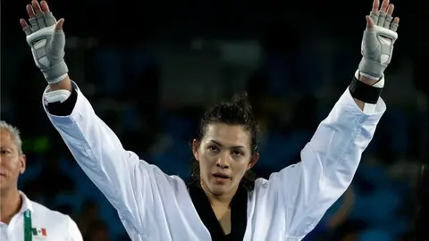 María Espinoza iguala récord de medallas continuas en JO