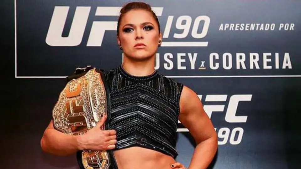 Ronda Rousey peleaba para comprar frappuccinos
