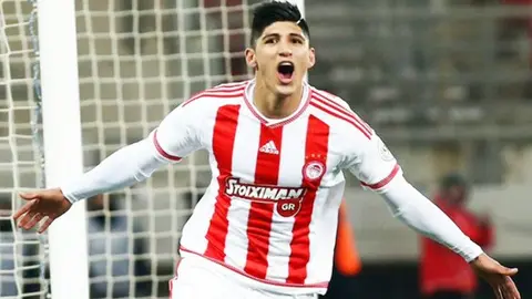 Alan Pulido podría salir del Olympiacos