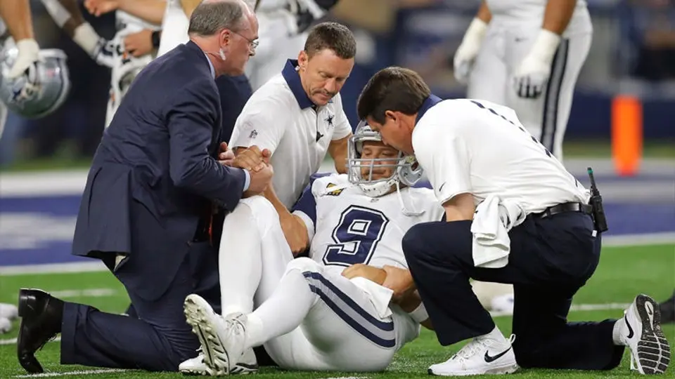 Tony Romo, fuera toda la temporada por lesión