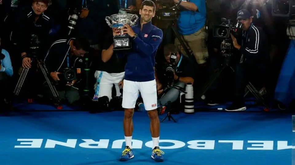 Djokovic vence a Murray y se corona en el Abierto de Australia