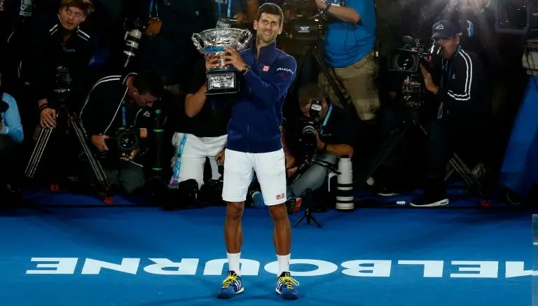 Djokovic vence a Murray y se corona en el Abierto de Australia