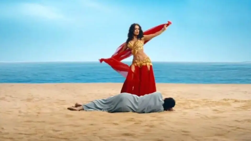 Salma Hayek cautiva con exótico baile