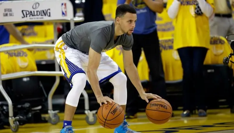Curry, ausente en tercer juego de la serie contra Rockets