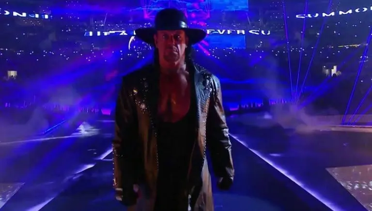 Undertaker domina a Shane en la Hell in a Cell