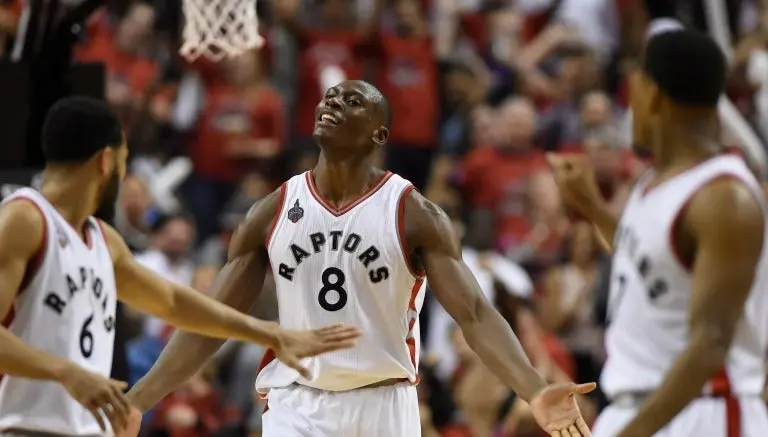 Raptors derrota a Cavs y le quita invicto en Playoffs