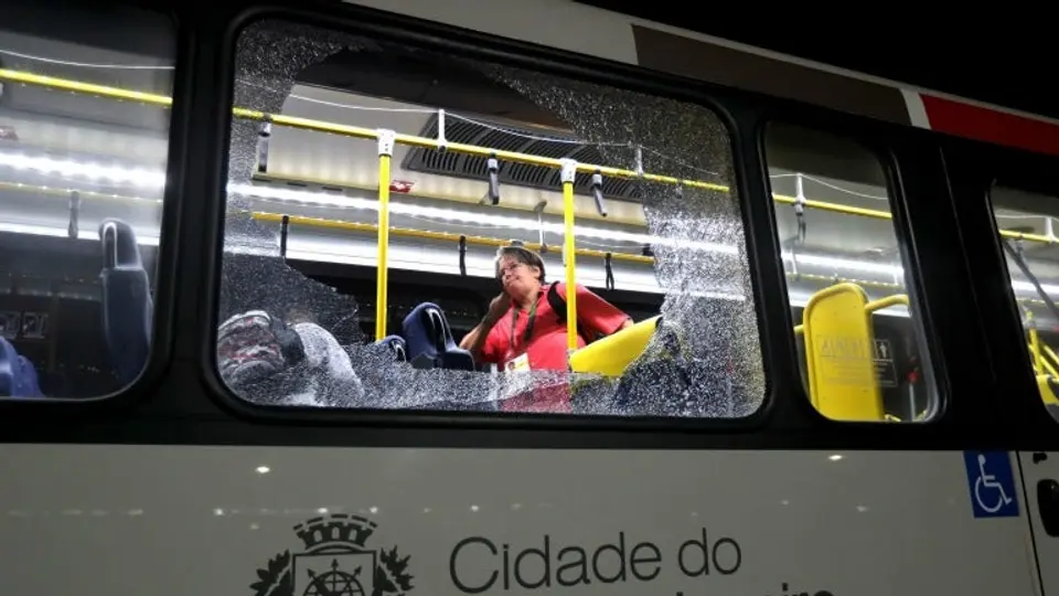 Autobús con periodistas de JO habría sido baleado en Río