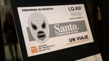 Santo, homenajeado con boleto de metro