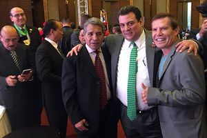 CMB nombra a Mayweather 'campeón emérito'