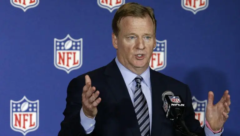 Goodell ve con buenos ojos protestas en Himno de EU
