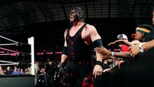 Kane vence a Seth Rollins en lucha de 'leñadores'