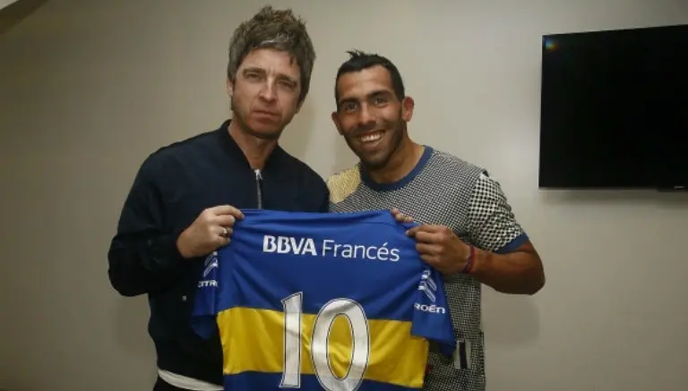 Gallagher visita la Bombonera para saludar a Tévez