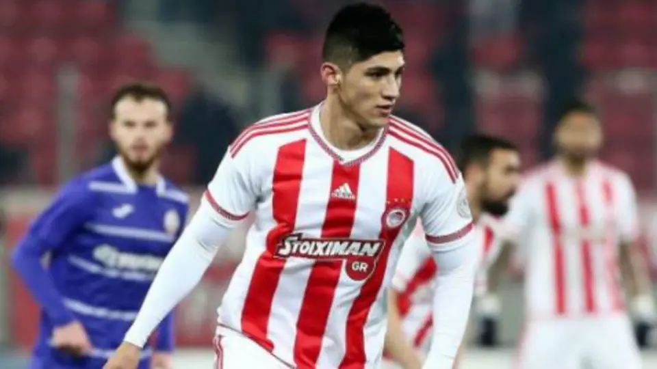 Alan Pulido escapa tras golpear a uno de sus captores