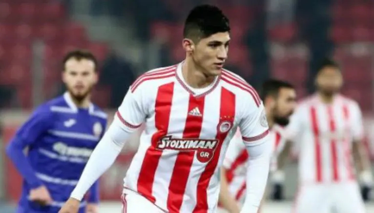 Alan Pulido escapa tras golpear a uno de sus captores