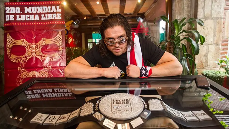 Johnny Mundo expresa su odio hacia Donald Trump