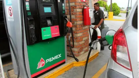 Septiembre nos recibirá con alza en gasolina y luz