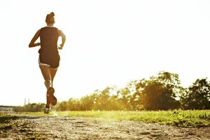 Protege bien tu piel del sol cuando corras
