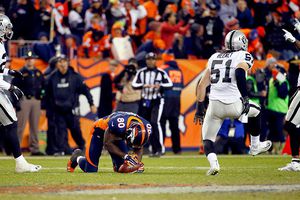 Broncos cae contra Raiders y no logra amarrar Playoffs