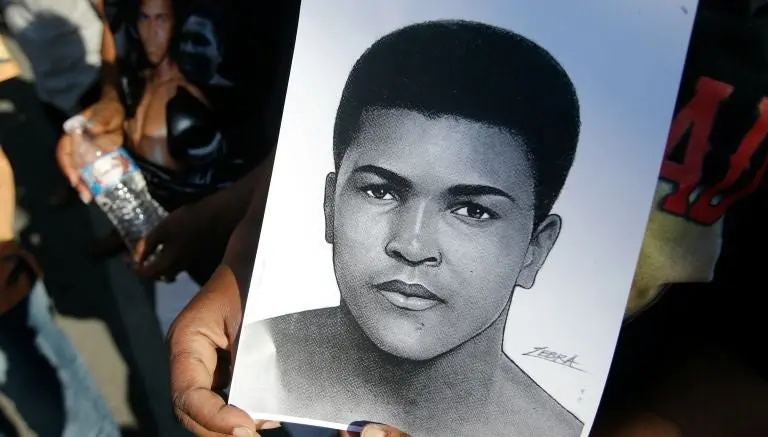 Muhammad Ali recibe multitudinaria despedida