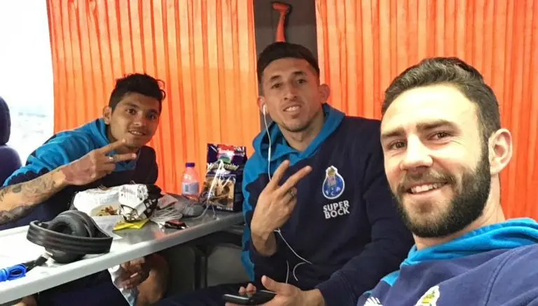 Jesús Corona, Héctor Herrera y Miguel Layún previo a juego del Porto | @MIGUEL_LAYUN