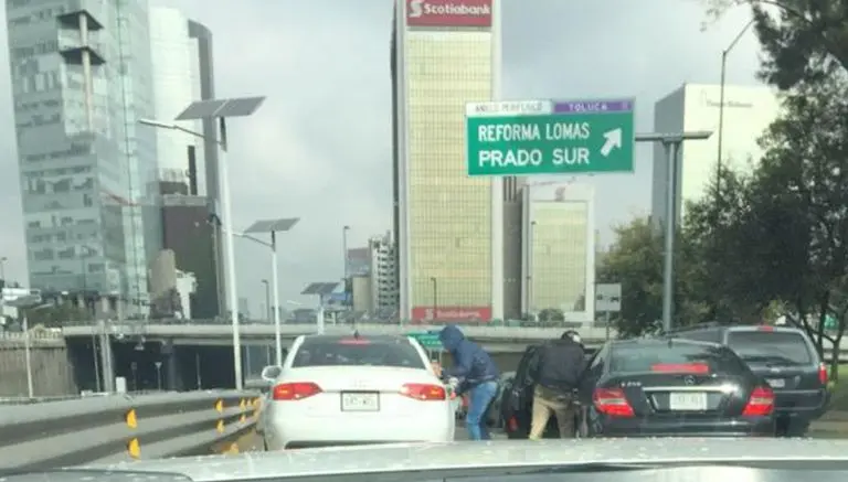 Automovilistas, asaltados en lateral de Periférico