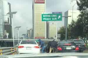Automovilistas, asaltados en lateral de Periférico