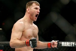 Miocic vence en menos de un minuto a Arlovski en UFC 195