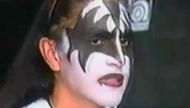 Kiss recuerda pasado rockero de Palencia