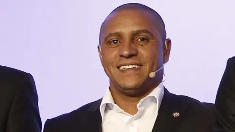 'Estoy trabajando para dirigir al Madrid': Roberto Carlos