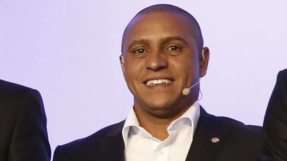 'Estoy trabajando para dirigir al Madrid': Roberto Carlos