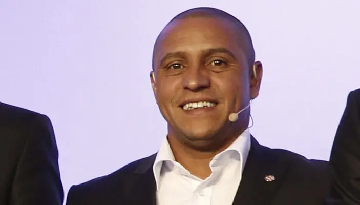 'Estoy trabajando para dirigir al Madrid': Roberto Carlos